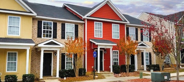 Quiet Gated Community-Spacious 2BR/2.5BA Townhouse-Reserved Parking