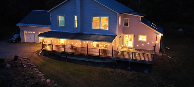Quiet Large Country Home in The Woods Near SKI AREAS With Pond, Stream, Hiking
