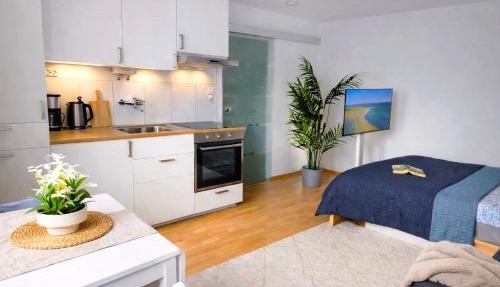 Quiet & Modern Studio near Tram & River Lech