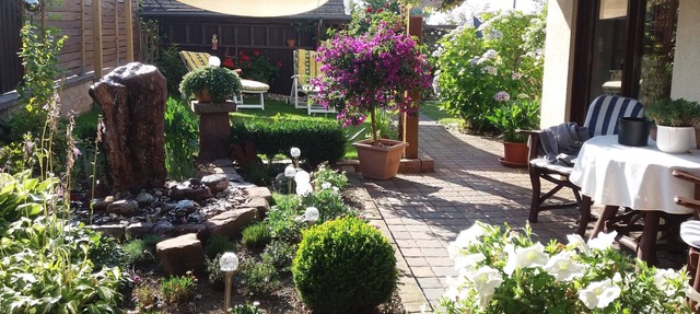 Quiet Non smoking apartment (approx 80sqm.) Located right on the edge.