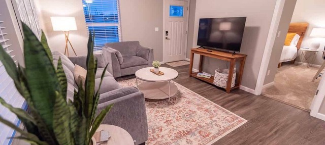 Quiet & Private! 2BD w/Laundry and Full Kitchen