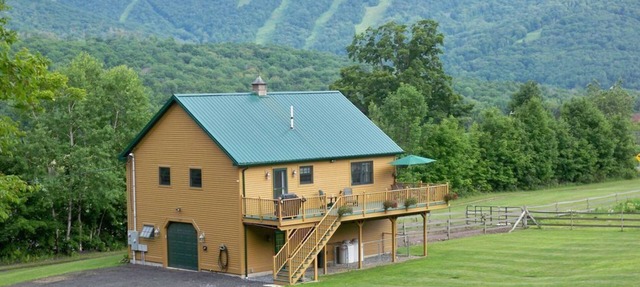 Quiet & private small horse farm only 1.5 miles to Jiminy Peak. Dog friendly.