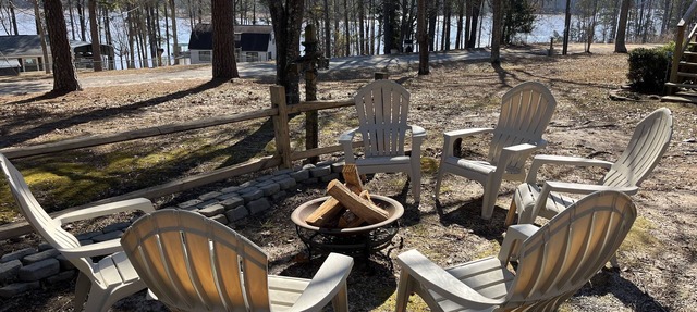 Quiet Secluded Lakeside Home on Fishing Creek of Clarks Hill Lake.