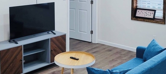 Quiet, trendy and comfortable new apartment near a coffee shop in Windber.