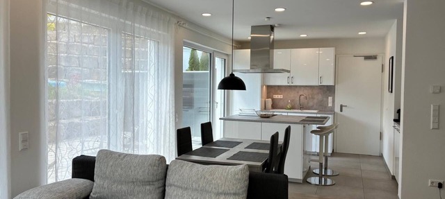 Quiet vacation apartment right by the forest