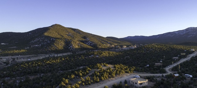 Quit & Private nestled in a Pinion and Juniper forest. Monthly rentals only.