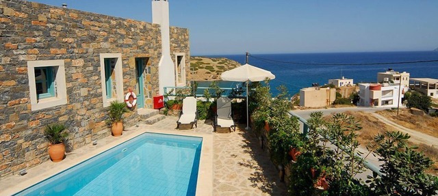 R 378 Villa with Private pool Bath with Jacuzzi Daily Maid Service