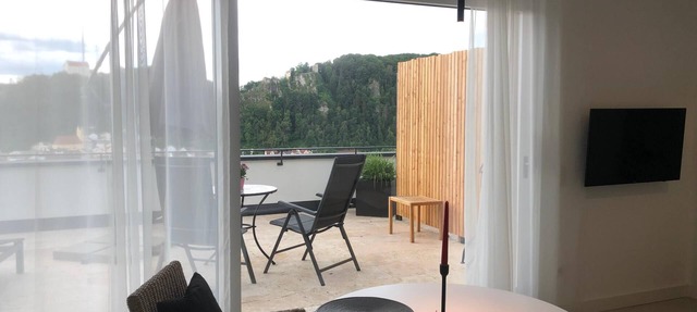 Rabenstein vacation apartment with natural stone terrace and view of Riedenburg for 2 people