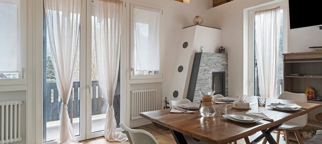 Railway Loft Dimaro: Spacious Retreat for Families and Groups up to 8 Guests