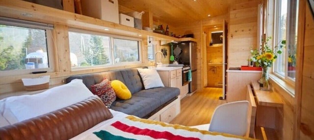 Rainbow TinyHome W View & Hot Tub near Hot Springs