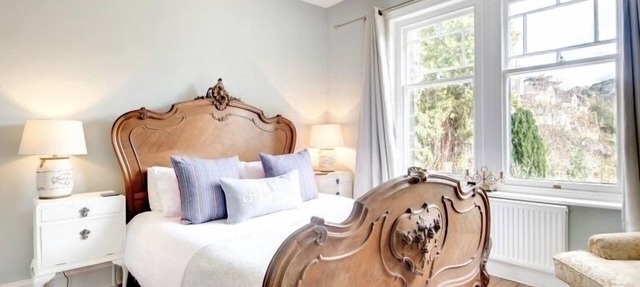 Ranmoor- beautiful character cottage with walled garden and gorgeous views.
