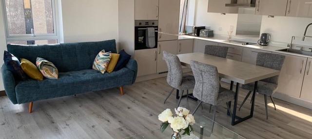 Raphvin Apex Abode - bedroom apartment/parking
