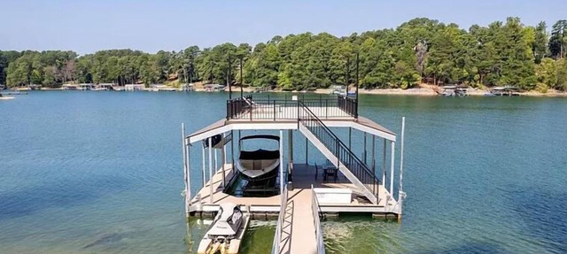 RARE EASY ACCESS PRIVATE FLOATING DOCK 4 BED ROOM HOME!