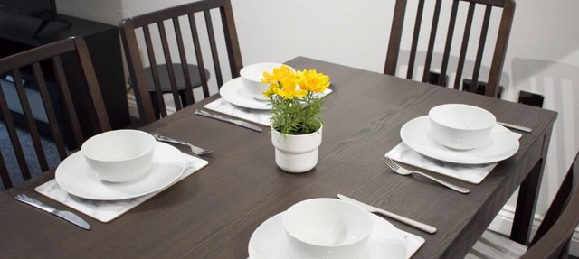 Recently refurbished apartment near town with parking included
