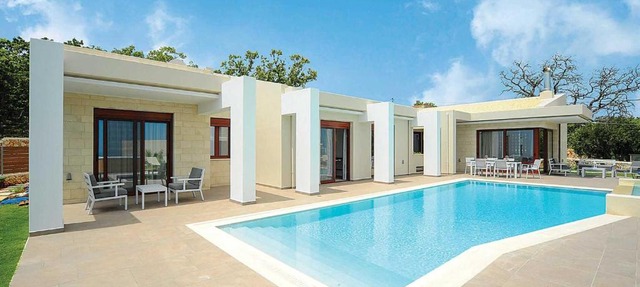 Red Oak Tree Villa