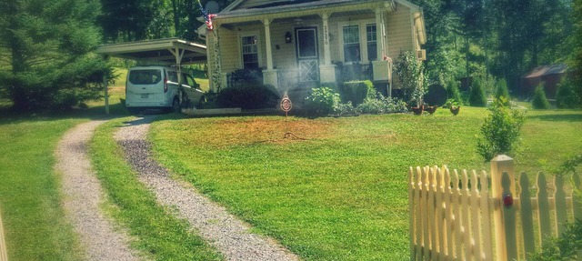 RedBud Manor a charming 2-bedroom house 10 miles from marvelous Damascus