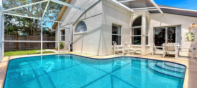 Ref 34. Stunning villa with pool. Lindfields Near Disney