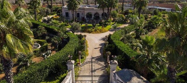 Refined Historical House in the heart of Salento with large garden "VILLA ROMINA"