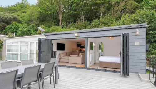 Refurbished Beach Lodge