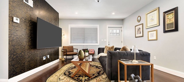 *Regal Bricks* Cold Plunge | Fire Pit | Game Room | Private Backyard