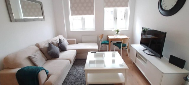 Reigate Park View Apartment A
