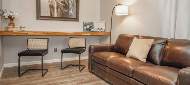 Relax and unwind at Itsy Bitsy Beryl, a cozy retreat with stylish interiors, serene outdoor spaces, and thoughtful touches. Perfect for a restful getaway, business trip, or extended stay.
