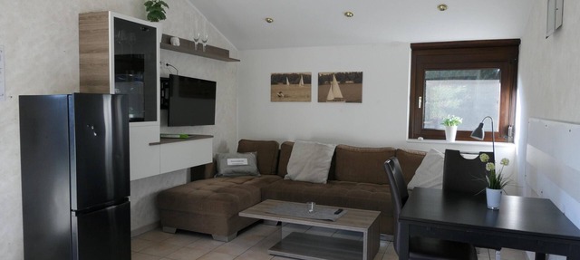 "Relaxed time out at Ferienhaus Haselbusch: your home by the lake!"