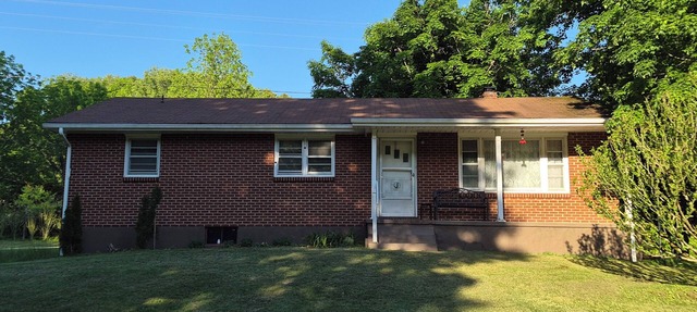 Relaxing, Cozy, Convenient, 2 mi. from the Creeper Trail/South Holston Lake,