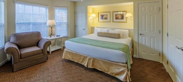 Relaxing Getaway: Pools, Games & Movie Nights