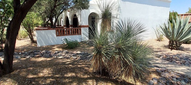 Remodel-2 Bdrm Patio Villa near Pool