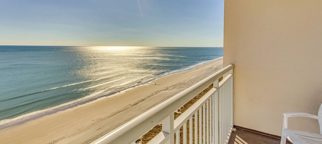 Remodeled Condo w/Hot Tub in N Myrtle Beach!