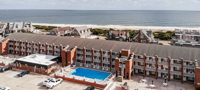 Renovated Beach Block Condo now booking 2026!
