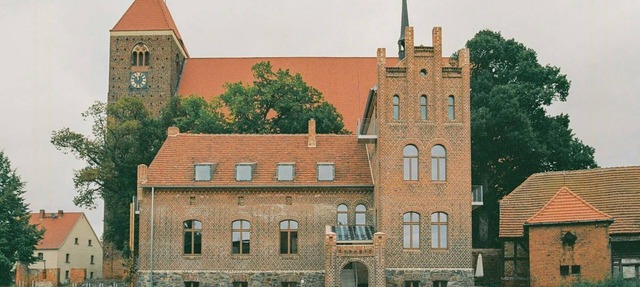Renovated commandery on the Elbe with sauna