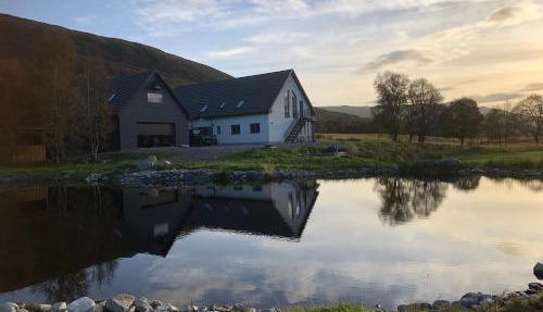 Rest At Last - Highland Apartment with Private hot tub