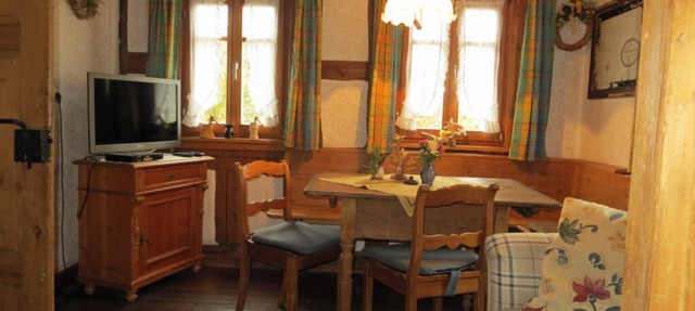 Restauriertes Bauernhäuschen im Zentrum von Schweinsdorf