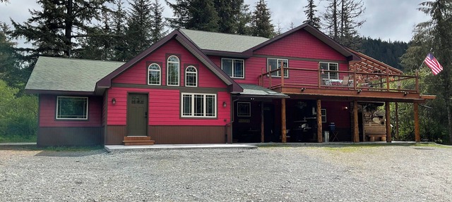 Resurrection Peaks Lodge. Lower unit, sleeps 8. Private lot and close to town.
