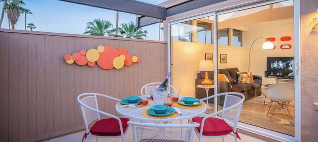 Retro & funky mid-century mod at Ocotillo Lodge