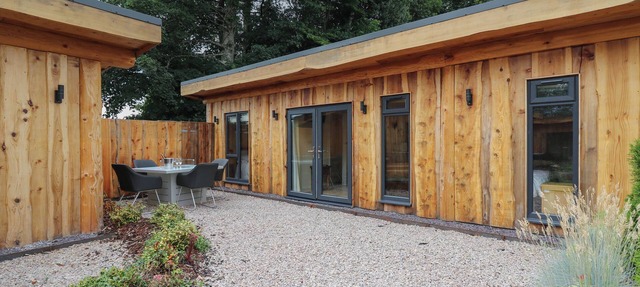 RHOSYN, pet friendly, character holiday cottage in Llangadfan