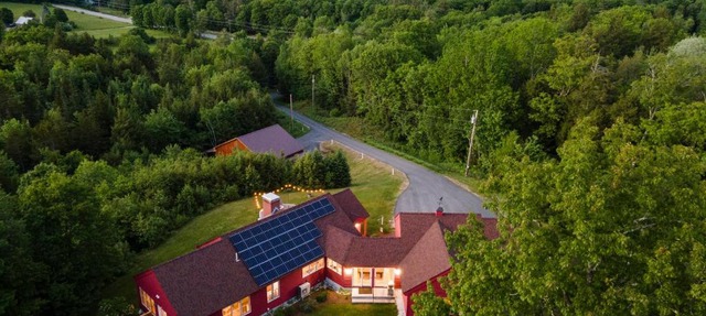 Ridgeview - 70 acre White Mountain estate with views