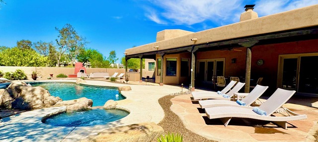 Rincon Shadows: Southwest Retreat with 4 Bedrooms, Private Yard & Pool in Tucson