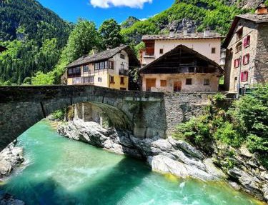River and Mounts