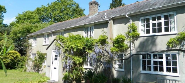 River Cottage a country retreat in wooded gardens