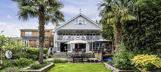 RIVER HAVEN - RIVER THAMES FRONTAGE HOUSE in Thames Ditton