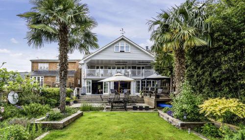 River Haven - River Thames frontage house