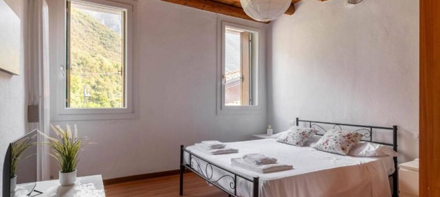 River view room with private bathroom, Valbrenta