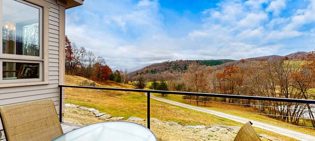 Riverfront estate, mountain views, dog-friendly, fireplace, balcony, w/d, wifi