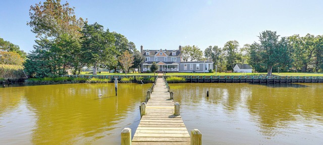 Riverfront Gem w/Fire Pit in Eden