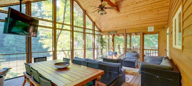 Riverfront West Virginia Cabin w/Screened-In Deck