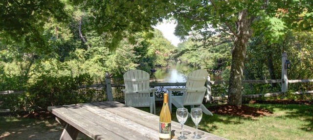 Riverhouse by Weekender (Formerly Jack Daniels Inn)