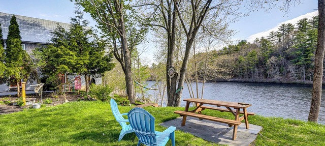 Riverside Franklin Townhome: 2 Private Balconies!